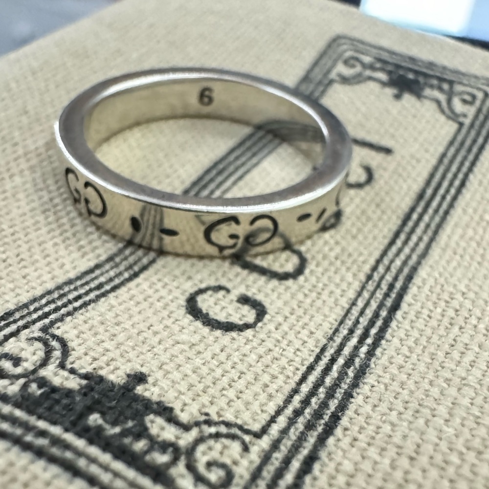 ring - Picture 2 of 5